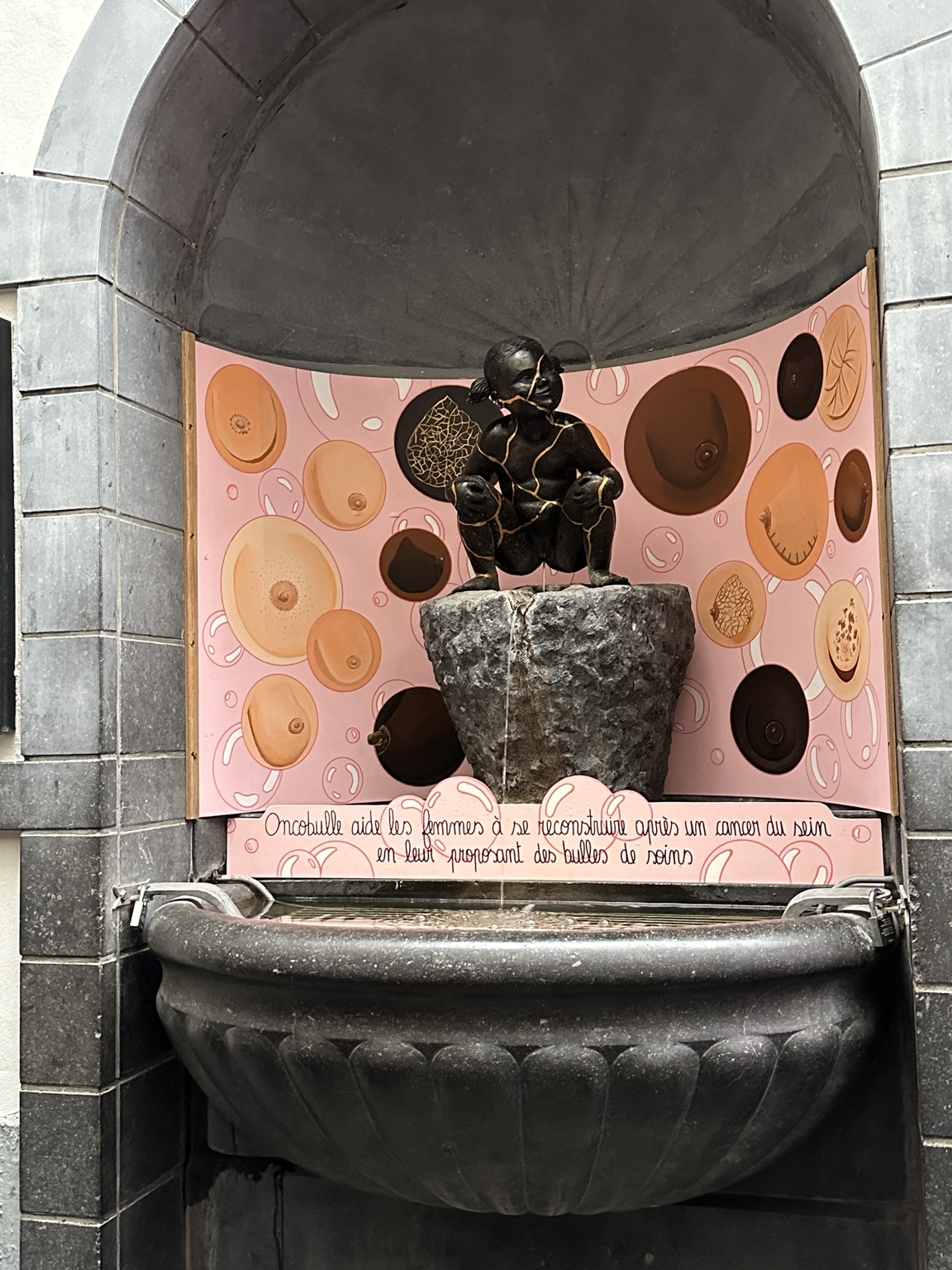 The Jeanneke Pis statue in Brussels